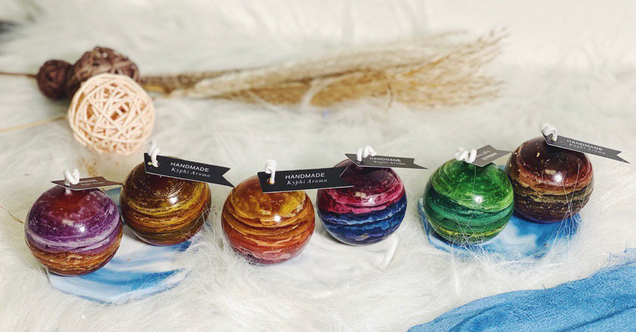 Gradient Planet Candle