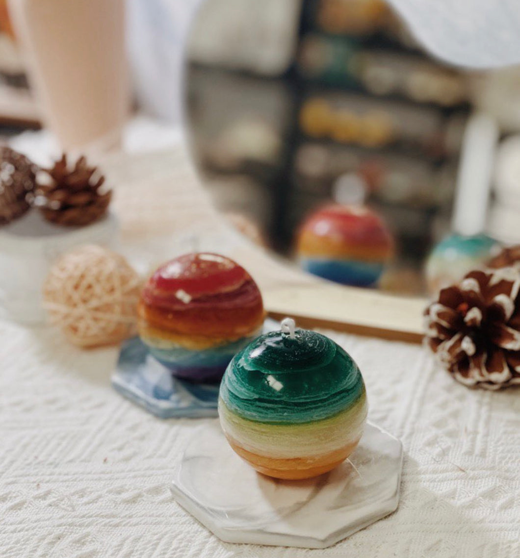 Gradient Planet Candle