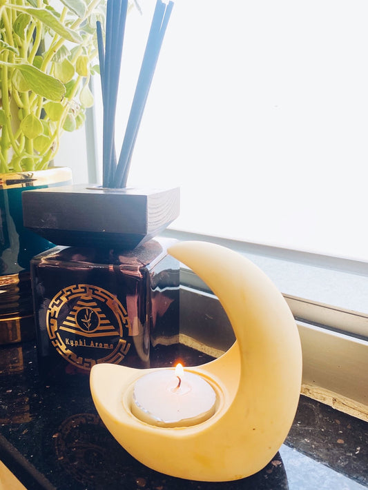 Diffusing stone candle holder