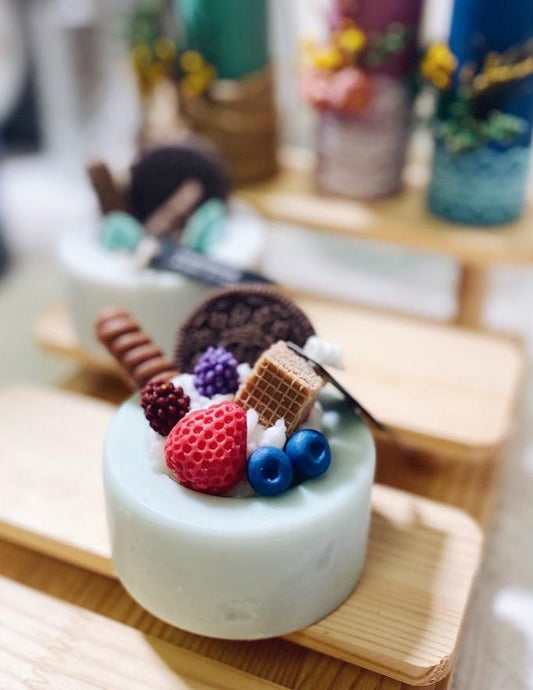 Small dessert candles